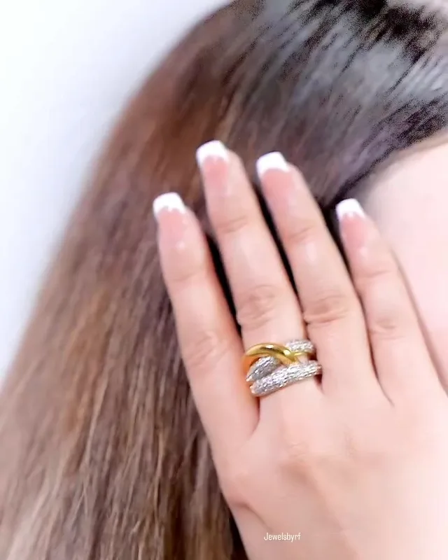 Bosphorus Band worn by our model, RF Jewels
